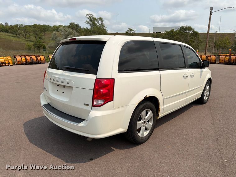 image for item FT6511 2013 Dodge Grand Caravan van