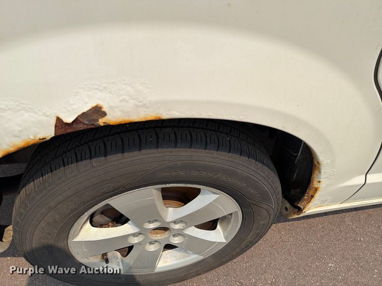 image for item FT6511 2013 Dodge Grand Caravan van