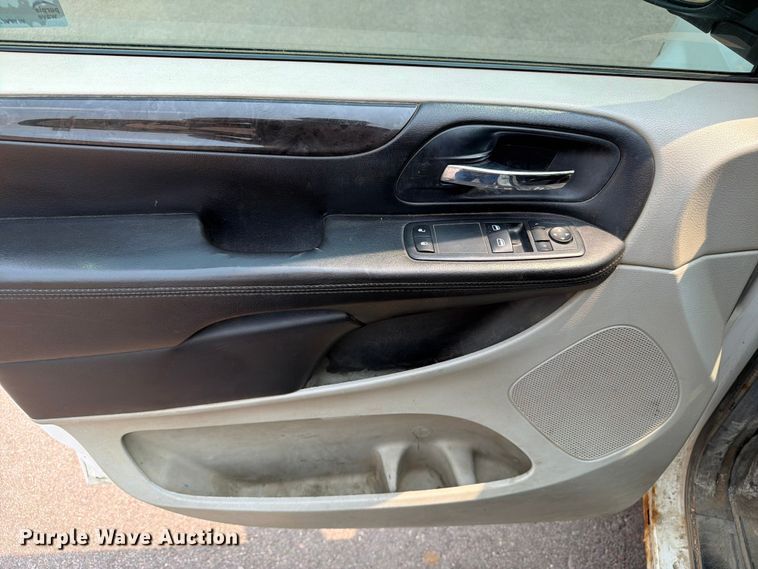 image for item FT6511 2013 Dodge Grand Caravan van
