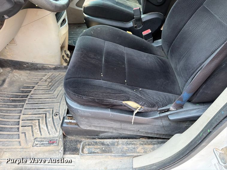 image for item FT6511 2013 Dodge Grand Caravan van