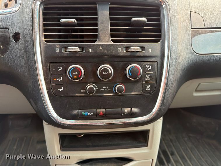 image for item FT6511 2013 Dodge Grand Caravan van