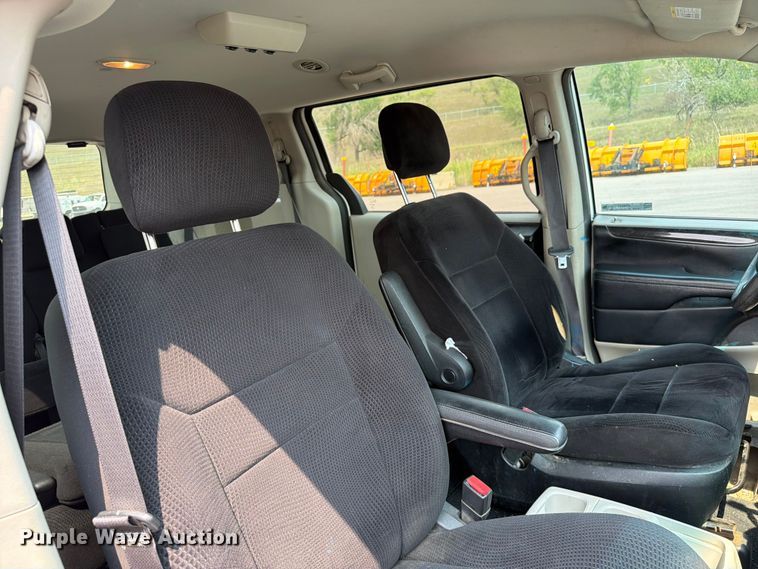 image for item FT6511 2013 Dodge Grand Caravan van