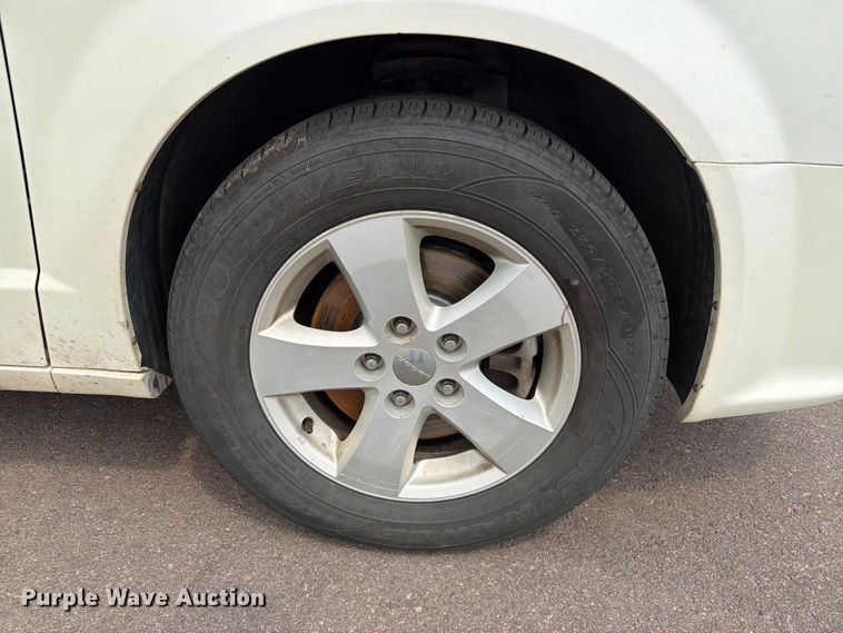 image for item FT6511 2013 Dodge Grand Caravan van