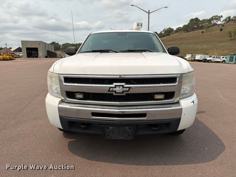 image for item FT6512 2011 Chevrolet Silverado 1500 Ext. Cab pickup truck