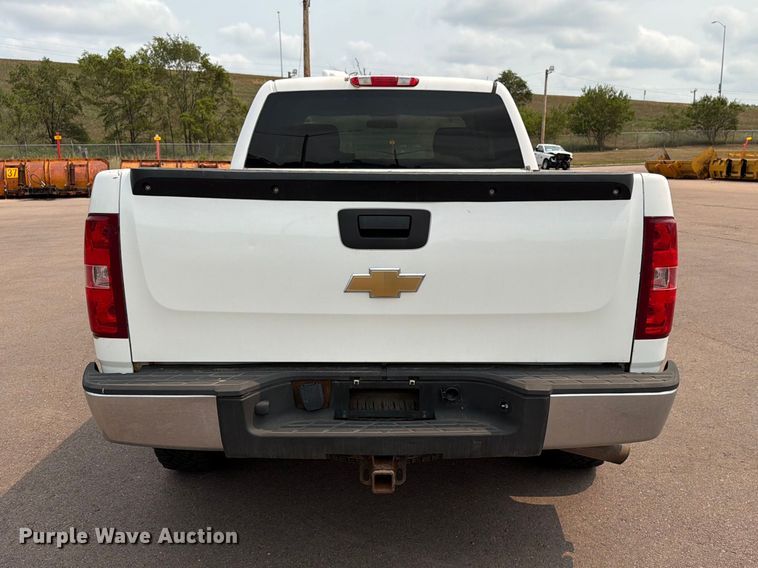 image for item FT6512 2011 Chevrolet Silverado 1500 Ext. Cab pickup truck