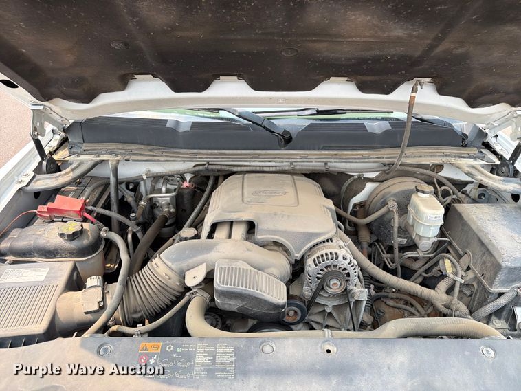 image for item FT6512 2011 Chevrolet Silverado 1500 Ext. Cab pickup truck