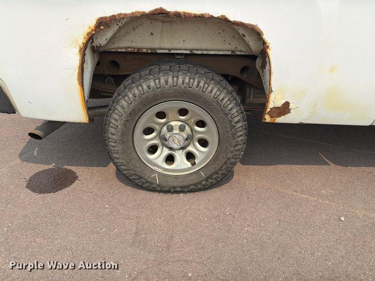 image for item FT6512 2011 Chevrolet Silverado 1500 Ext. Cab pickup truck