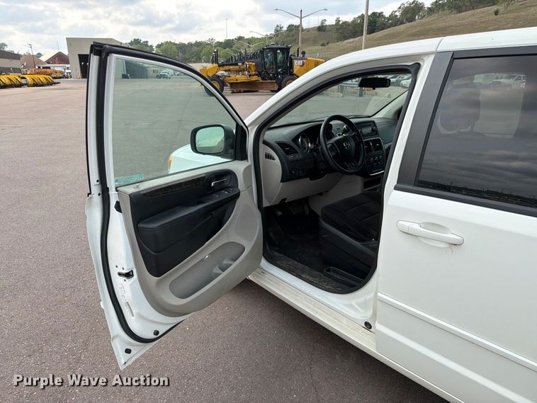 image for item FT6515 2011 Dodge Grand Caravan van