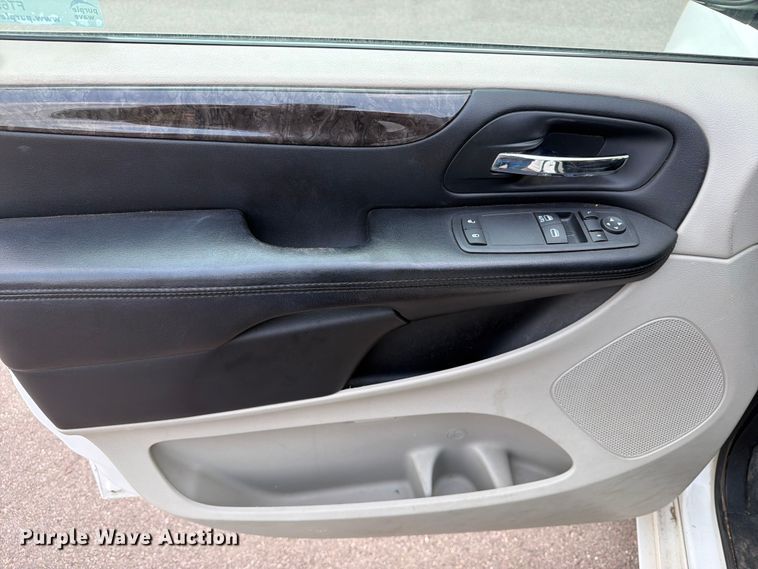 image for item FT6515 2011 Dodge Grand Caravan van