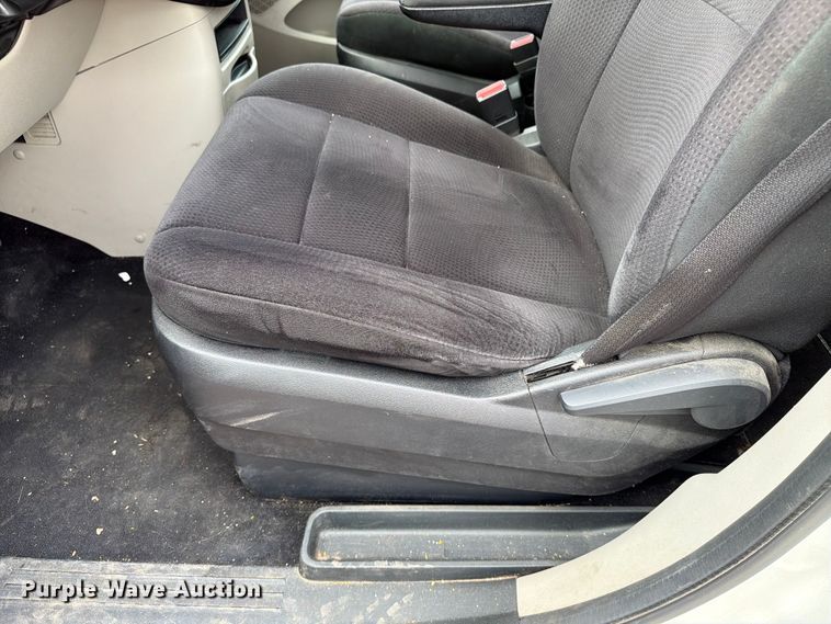 image for item FT6515 2011 Dodge Grand Caravan van