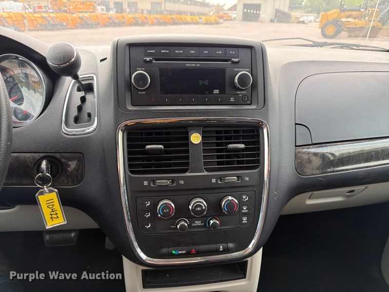 image for item FT6515 2011 Dodge Grand Caravan van