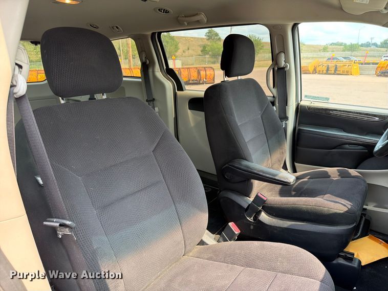image for item FT6515 2011 Dodge Grand Caravan van