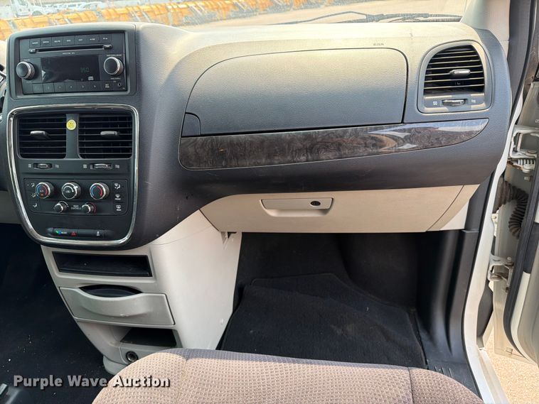 image for item FT6515 2011 Dodge Grand Caravan van