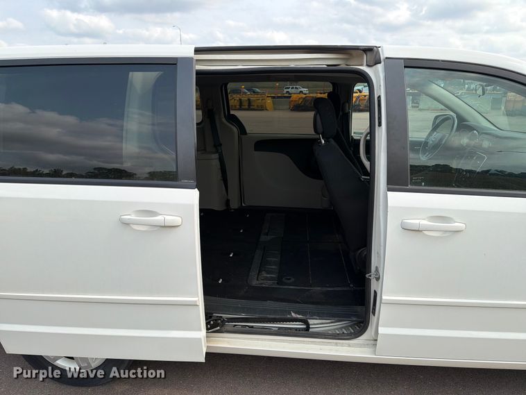 image for item FT6515 2011 Dodge Grand Caravan van