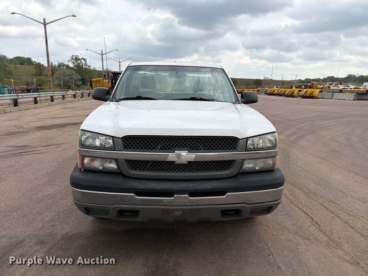 image for item FT6518 2003 Chevrolet Silverado 1500 pickup truck