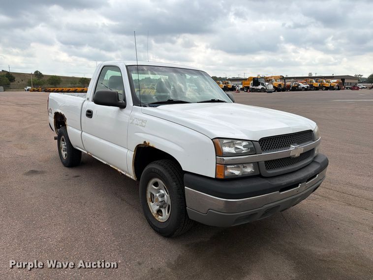 image for item FT6518 2003 Chevrolet Silverado 1500 pickup truck