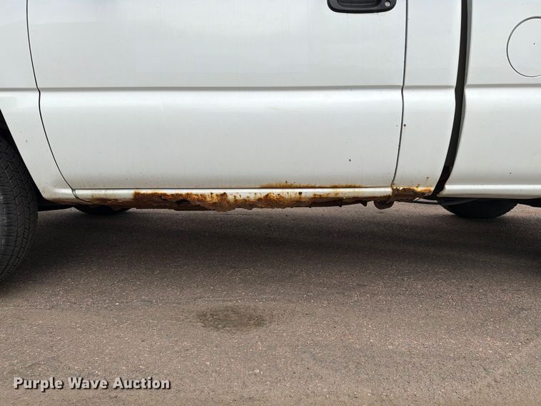 image for item FT6518 2003 Chevrolet Silverado 1500 pickup truck