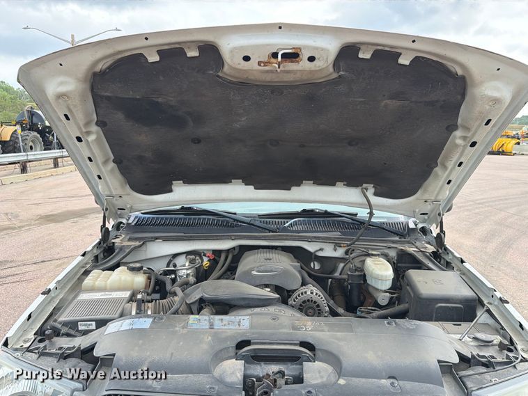 image for item FT6518 2003 Chevrolet Silverado 1500 pickup truck