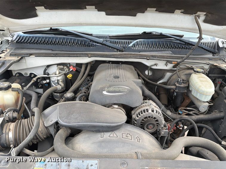 image for item FT6518 2003 Chevrolet Silverado 1500 pickup truck