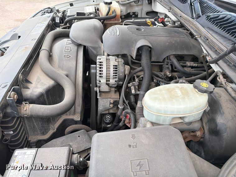 image for item FT6518 2003 Chevrolet Silverado 1500 pickup truck