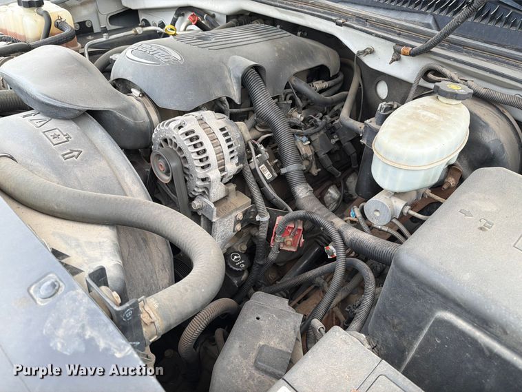 image for item FT6518 2003 Chevrolet Silverado 1500 pickup truck