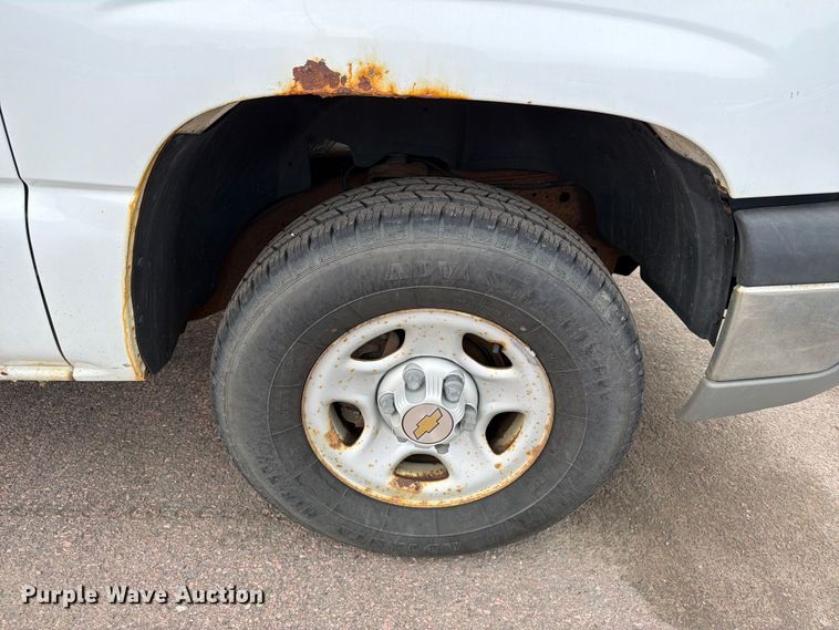 image for item FT6518 2003 Chevrolet Silverado 1500 pickup truck