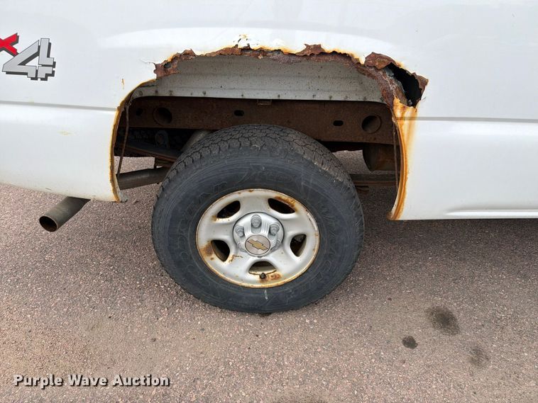 image for item FT6518 2003 Chevrolet Silverado 1500 pickup truck