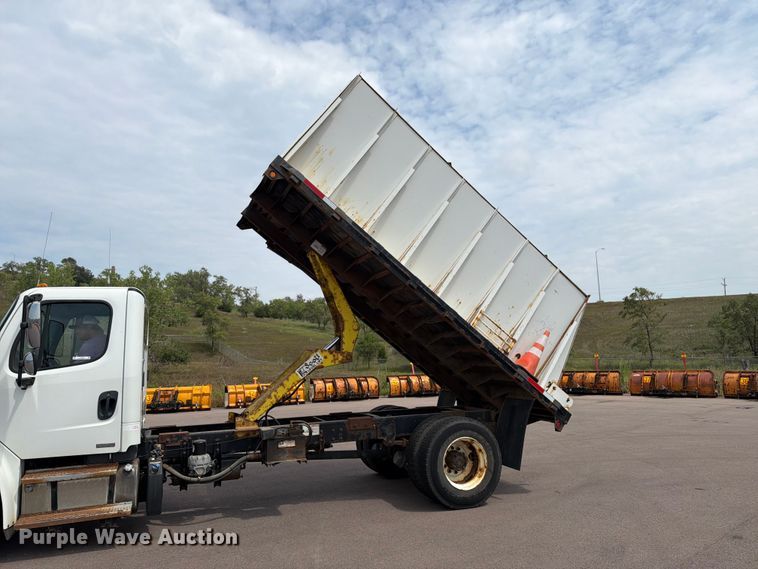 image for item FT6522 2011 Freightliner Business Class M2 dump truck