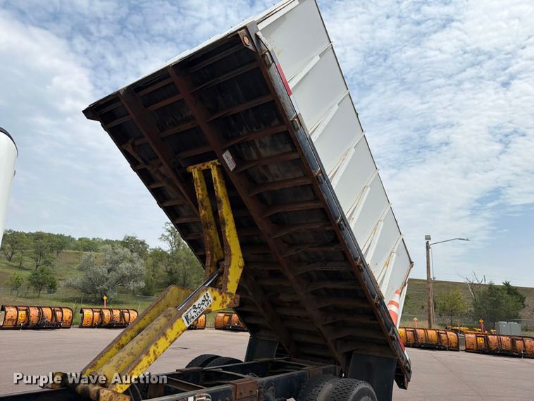 image for item FT6522 2011 Freightliner Business Class M2 dump truck