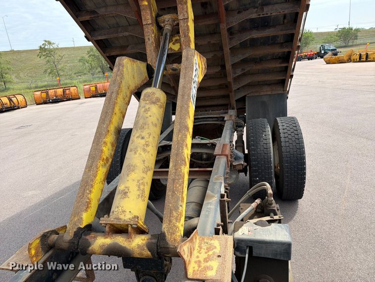 image for item FT6522 2011 Freightliner Business Class M2 dump truck