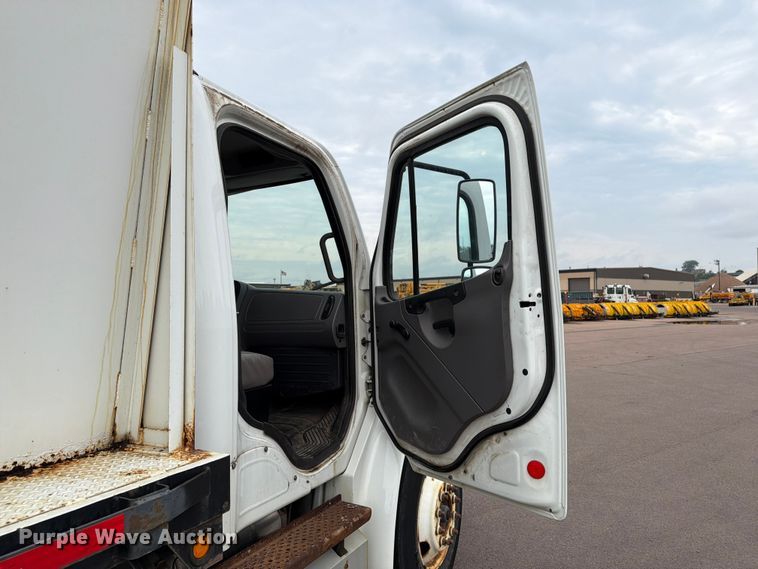 image for item FT6522 2011 Freightliner Business Class M2 dump truck