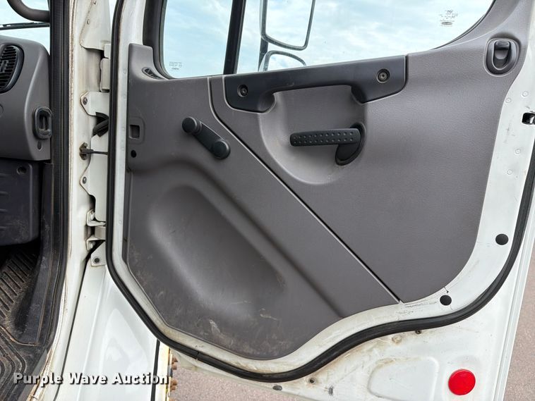 image for item FT6522 2011 Freightliner Business Class M2 dump truck