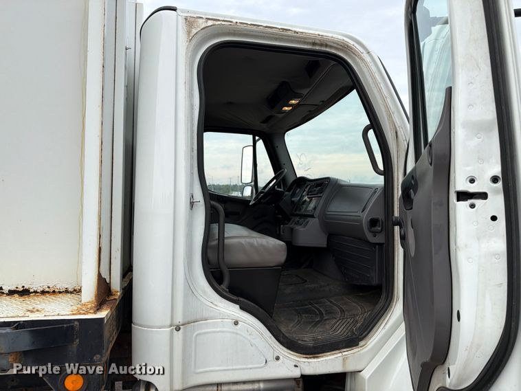image for item FT6522 2011 Freightliner Business Class M2 dump truck