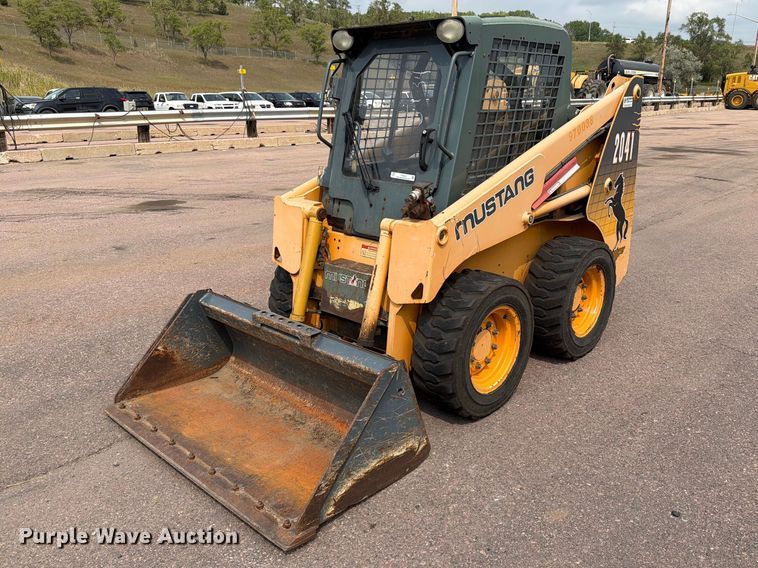 image for item FT6524 2007 Mustang 2041 skid steer loader