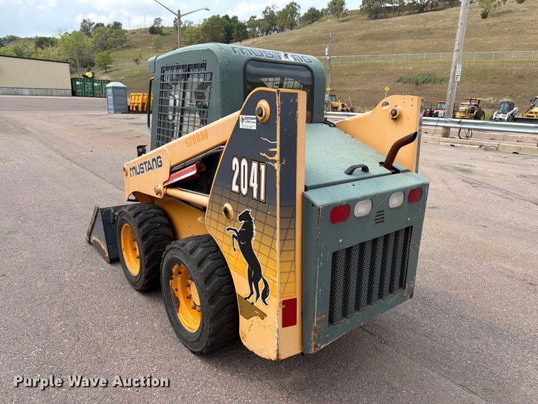 image for item FT6524 2007 Mustang 2041 skid steer loader