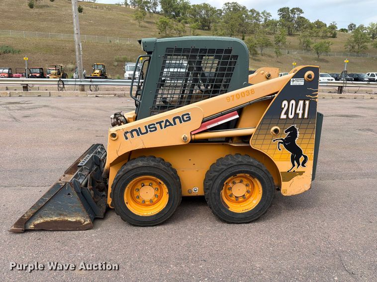 image for item FT6524 2007 Mustang 2041 skid steer loader