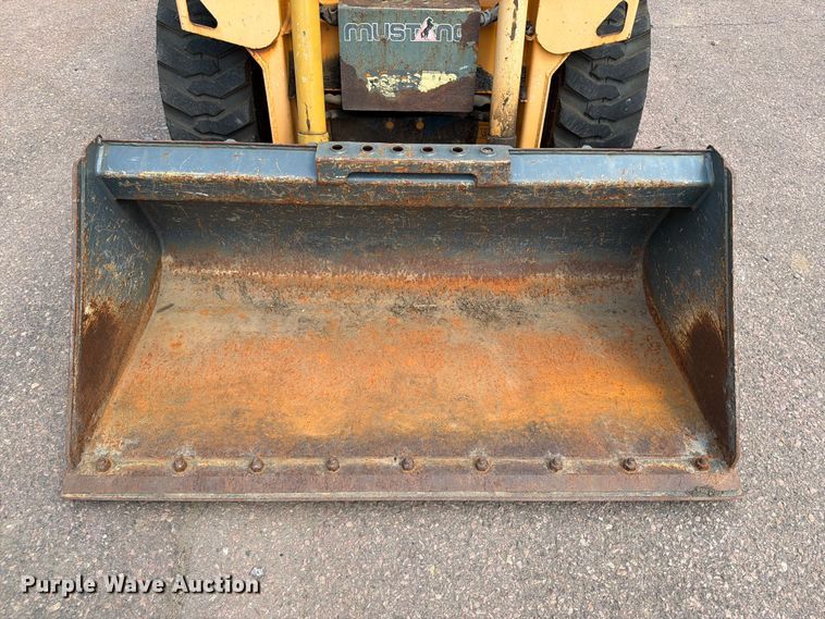 image for item FT6524 2007 Mustang 2041 skid steer loader