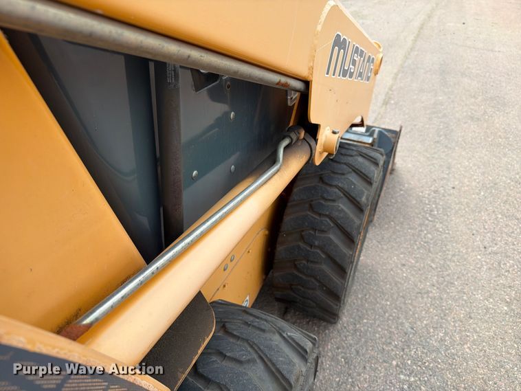image for item FT6524 2007 Mustang 2041 skid steer loader