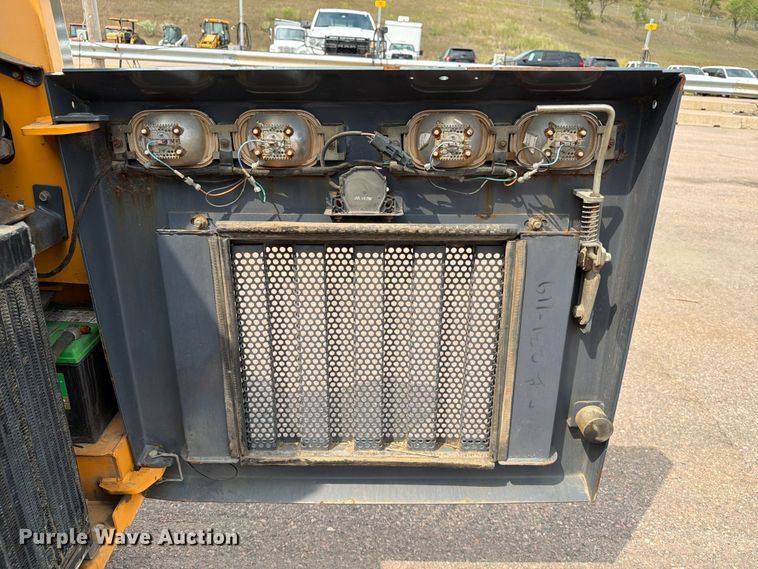image for item FT6524 2007 Mustang 2041 skid steer loader