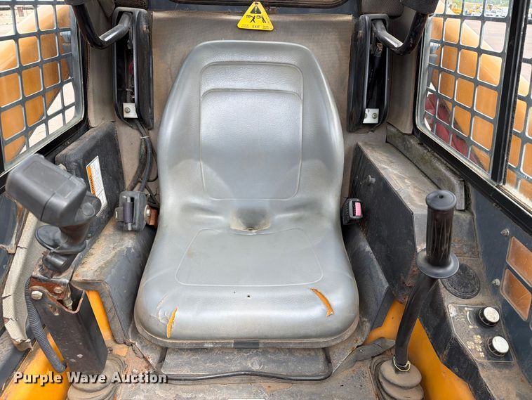 image for item FT6524 2007 Mustang 2041 skid steer loader