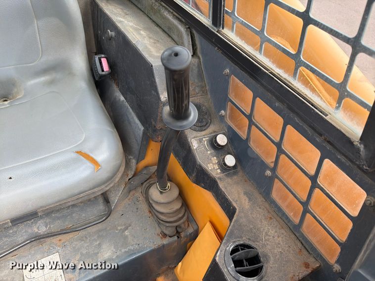 image for item FT6524 2007 Mustang 2041 skid steer loader