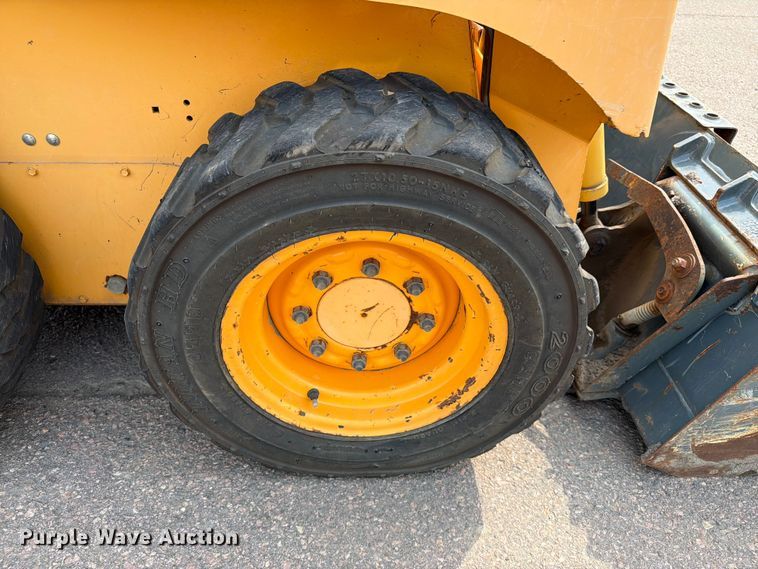 image for item FT6524 2007 Mustang 2041 skid steer loader