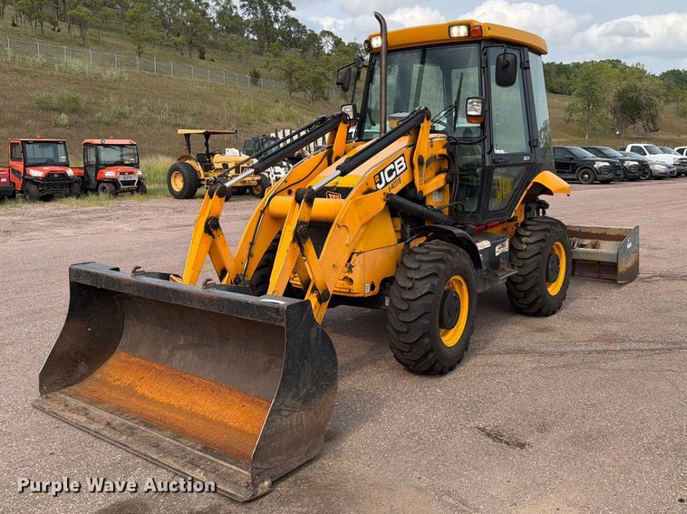 2010 JCB 2CXU landscape tractor