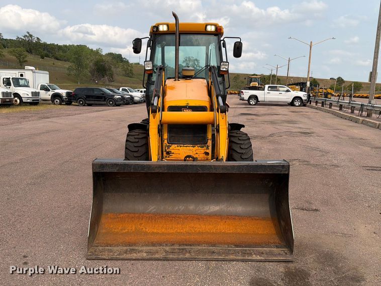 image for item FT6525 2010 JCB 2CXU landscape tractor