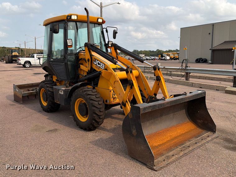 image for item FT6525 2010 JCB 2CXU landscape tractor
