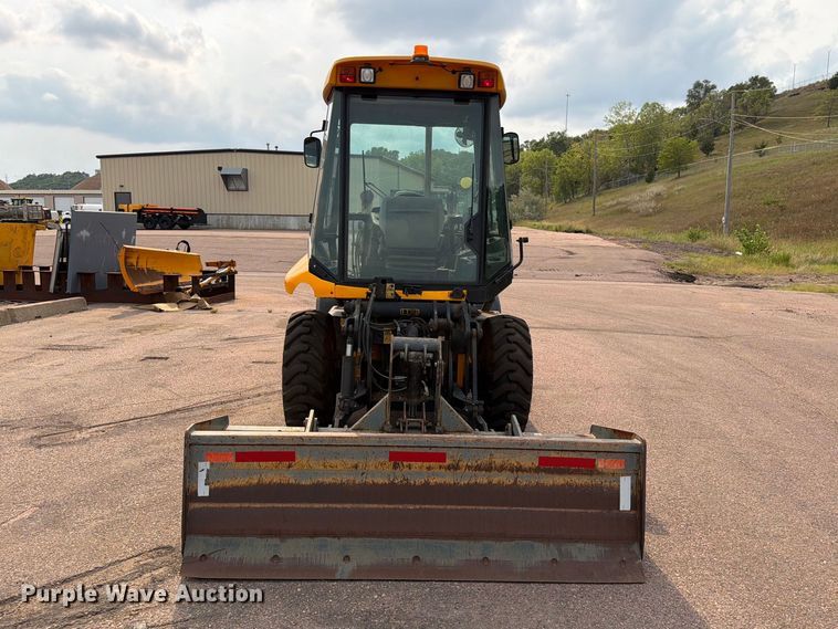 image for item FT6525 2010 JCB 2CXU landscape tractor
