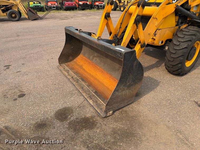 image for item FT6525 2010 JCB 2CXU landscape tractor