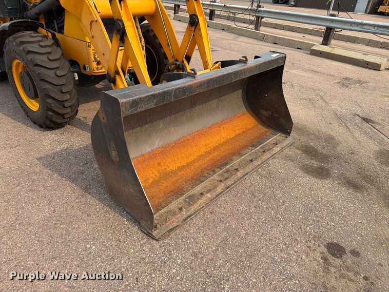 image for item FT6525 2010 JCB 2CXU landscape tractor