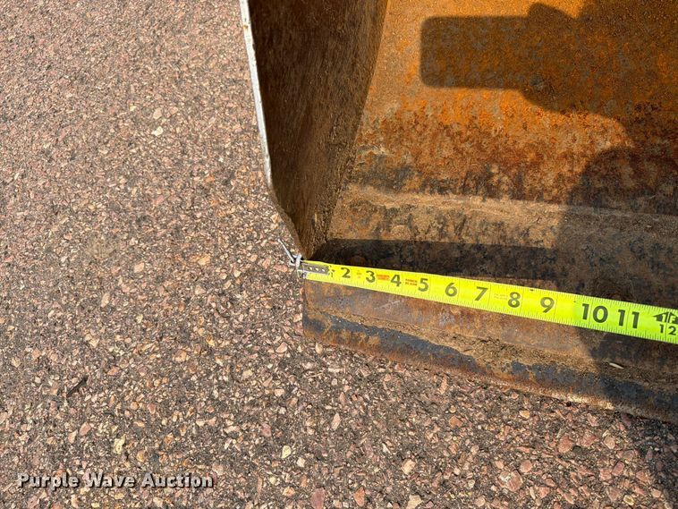 image for item FT6525 2010 JCB 2CXU landscape tractor
