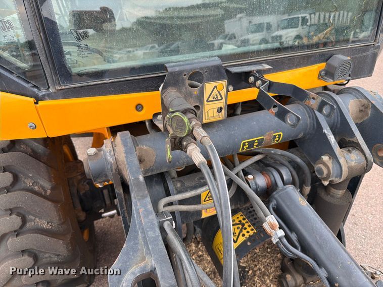 image for item FT6525 2010 JCB 2CXU landscape tractor